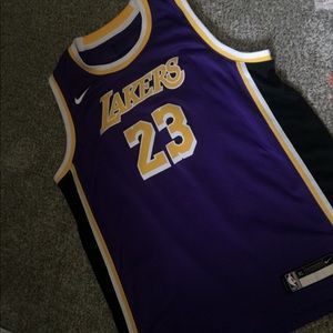 Lebron James jersey small